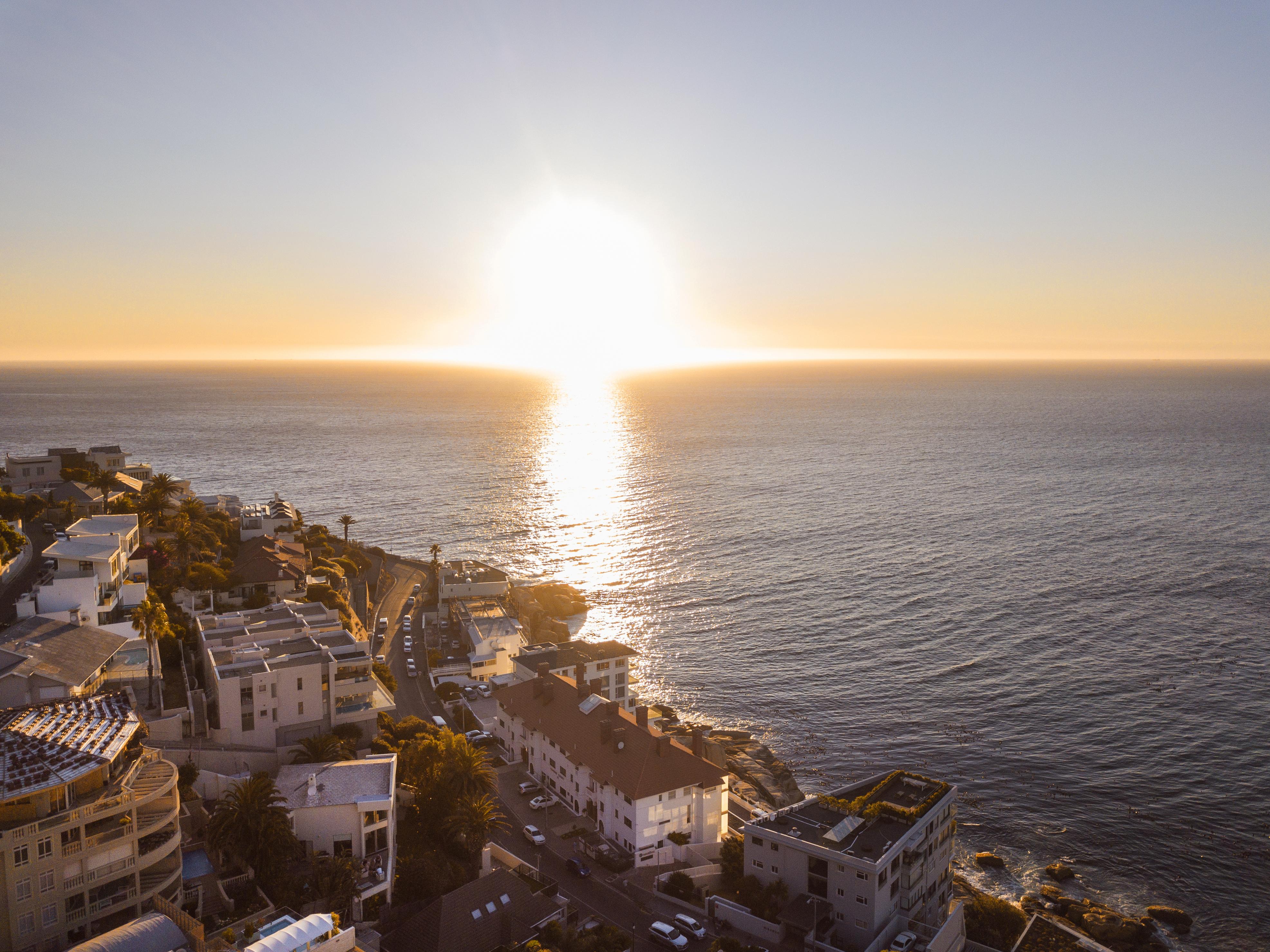 The Clarendon - Bantry Bay Hotel